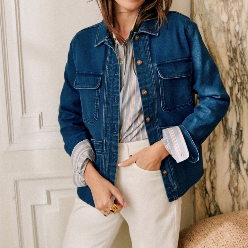 Classic Blue Jean Jacket with Relaxed Fit
